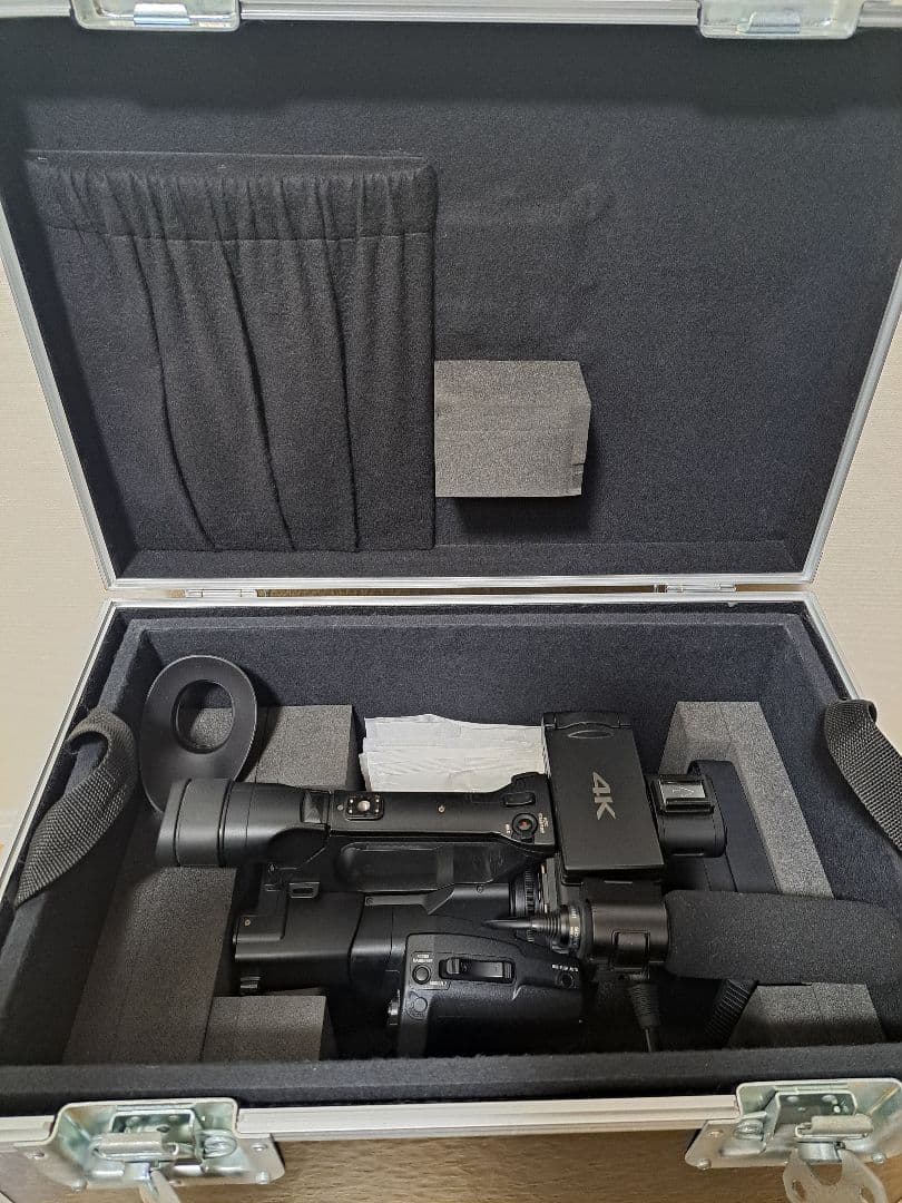 ソニー 4K ビデオカメラ プロ(業務用)