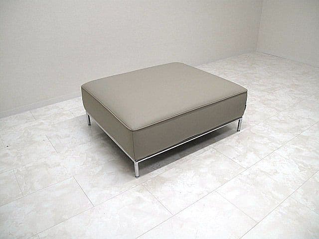展示品　アルモニア　総革オットマン「Stilla」　11.9万円　本革オットマン