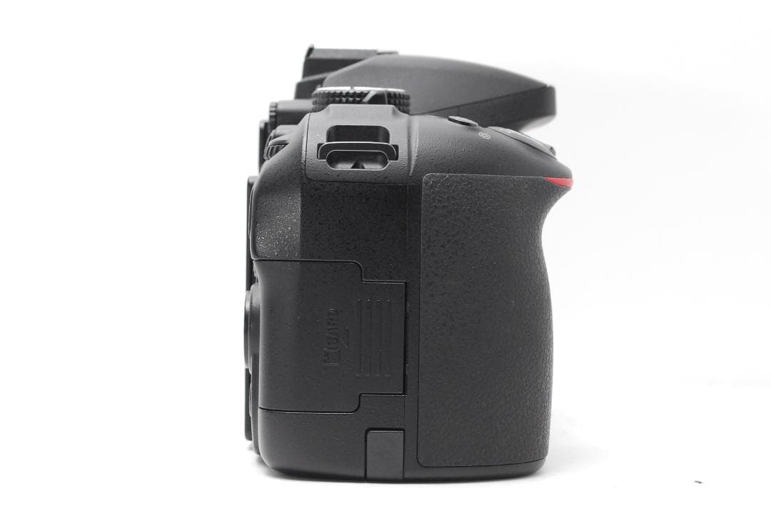 【美品】Nikon D5300 近くも遠くも撮れる万能レンズ WiFi搭載