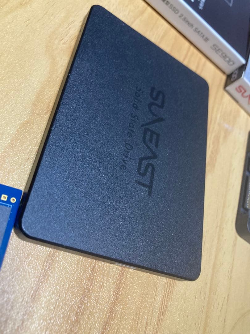 シーゲイト8TB HDD＋ジャンク扱いSSD 4つ