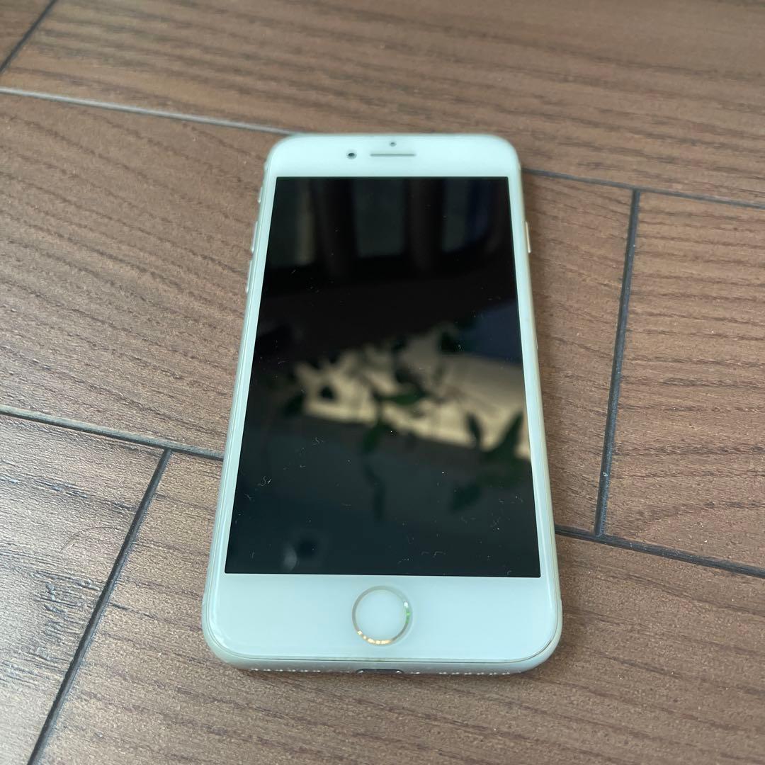 iPhone8 シルバー 256GB 側面傷あり 本体