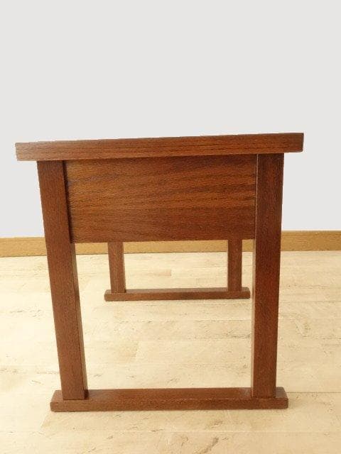 北海道手作り家具　ナラ材　マルチサイドテーブル　 ミニデスク　ソファーの隣に