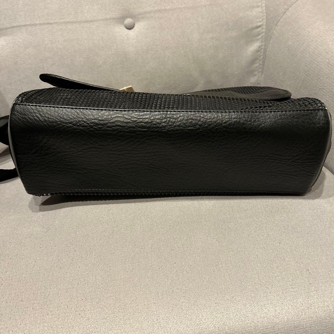 【超美品】DIESEL ディーゼル レザーメッセンジャーバッグ メタルロゴ 古着