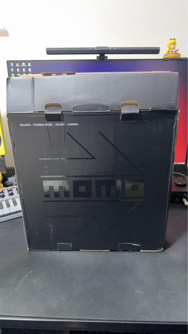 新品未使用・MOMO P-5 BLACK EDITION