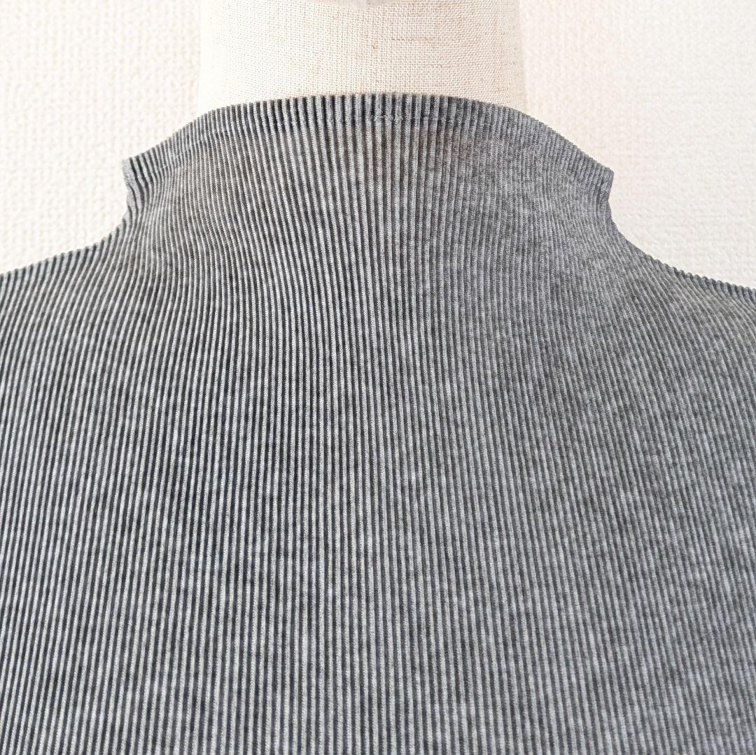 プリーツプリーズ　イッセイミヤケ　モックネック　プリーツ　ブラウス　カットソー