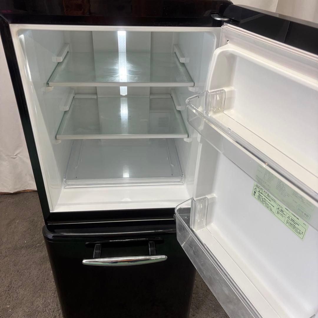 977　レトロ　冷蔵庫　黒　人気　一人暮らし　綺麗　中古　設置無料　安い‼️