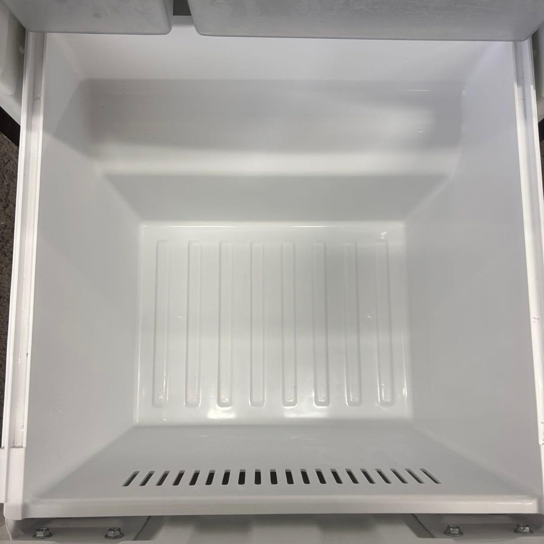 977　レトロ　冷蔵庫　黒　人気　一人暮らし　綺麗　中古　設置無料　安い‼️