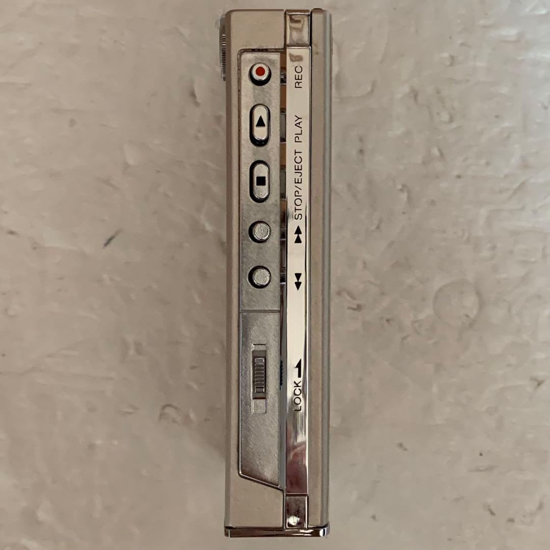 ジャンク ソニー SONY WALKMAN WM-R202 壊れています