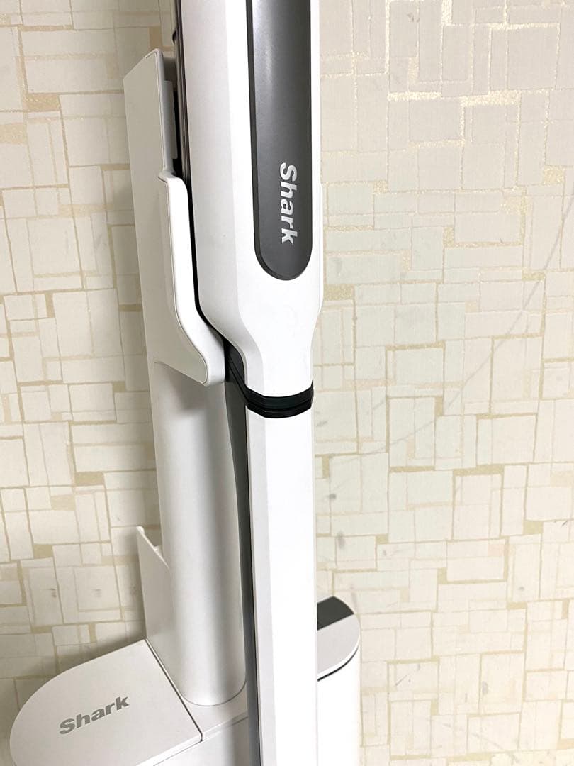 shark シャーク スティッククリーナー　CS150JAE ゴミ収集ドック付き