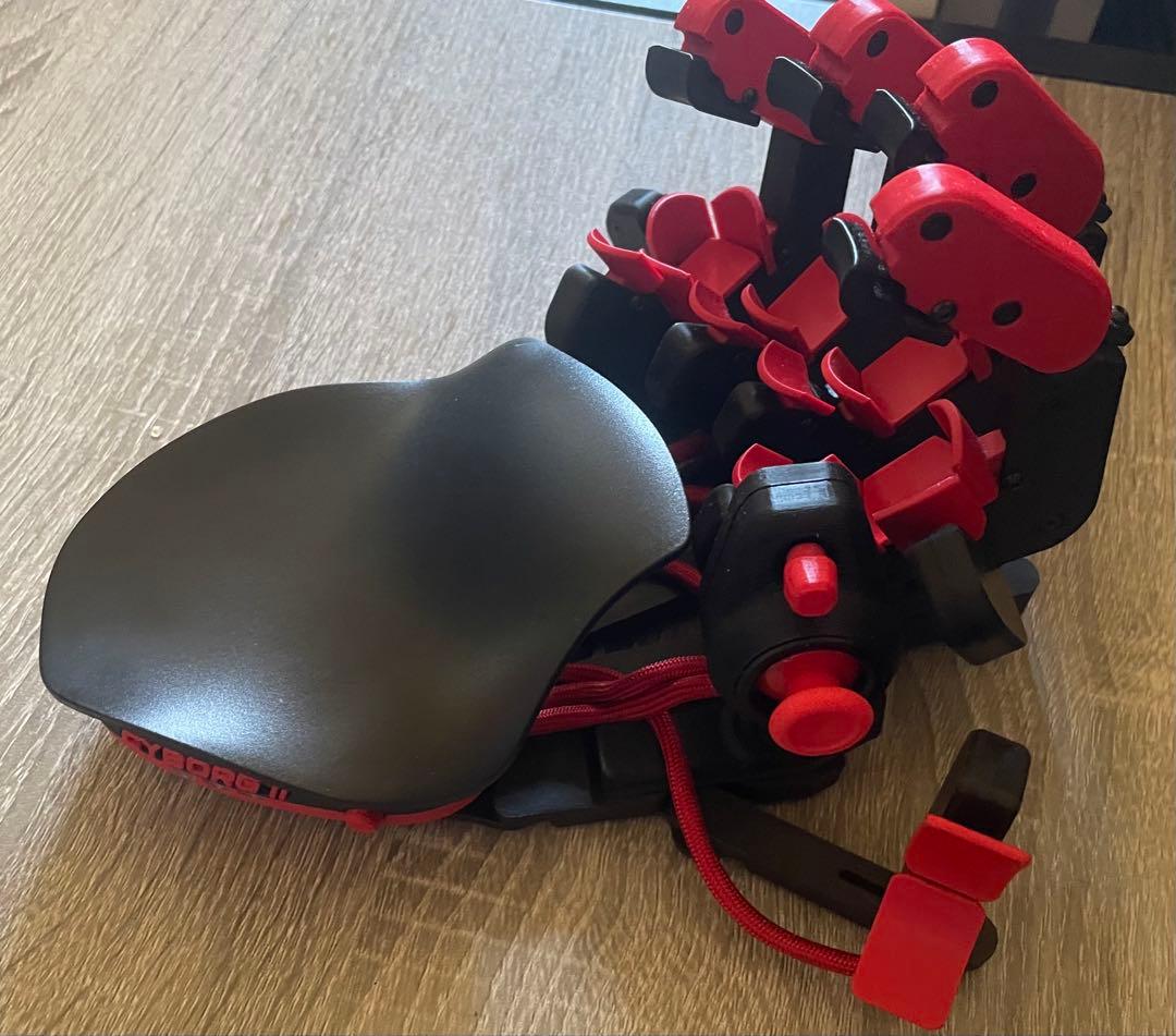 Azeron Cyborg II レッド