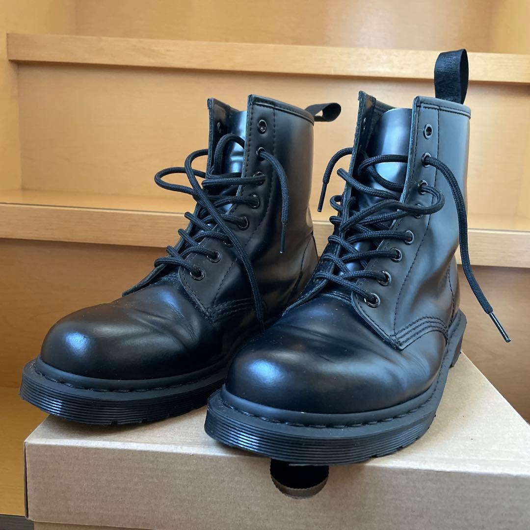Dr.Martens MONO8ホールブーツ