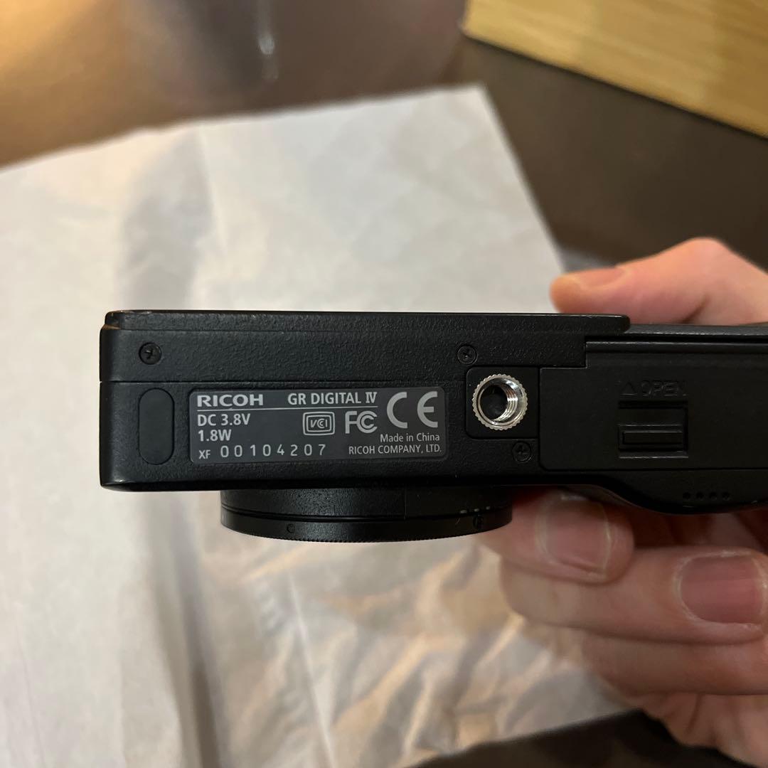 【祝日セール】美品RICOH GR DIGITAL Ⅳ ケース付き