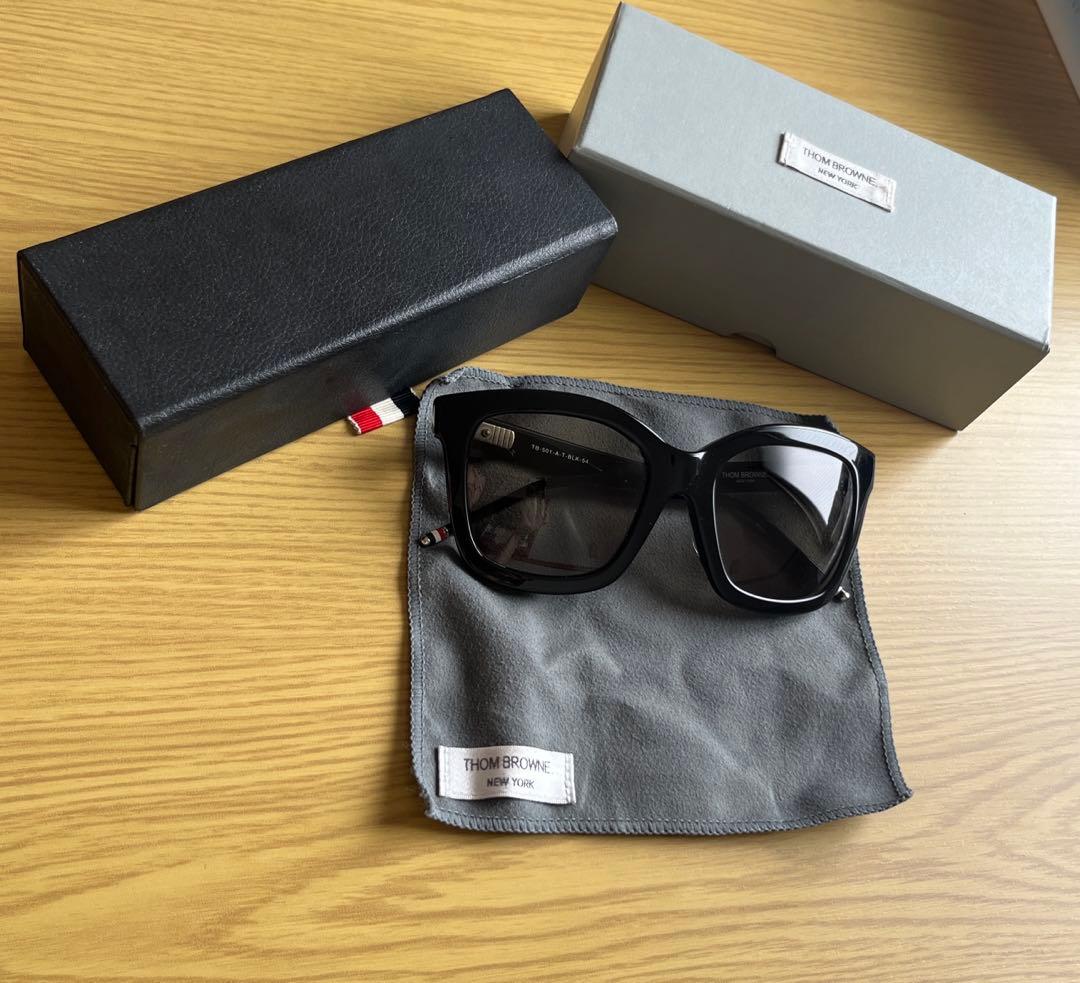 THOM BROWNE ブラックキャットアイサングラス