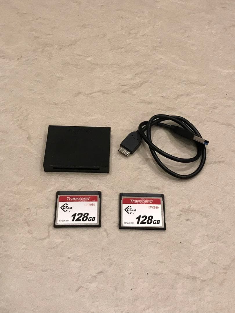 CFast2.0 カード 128GB 2枚、カードリーダーセット中古動作確認済み