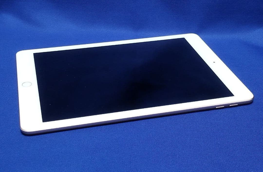 ✿Apple iPad 第6世代 Wi-Fi 32GB 【美品】ゴールド