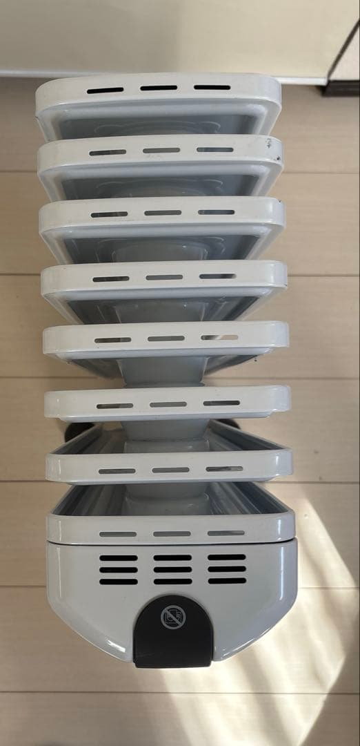 DeLonghi デロンギ　オイルヒーター ホワイト　RHJ35M0812-DG