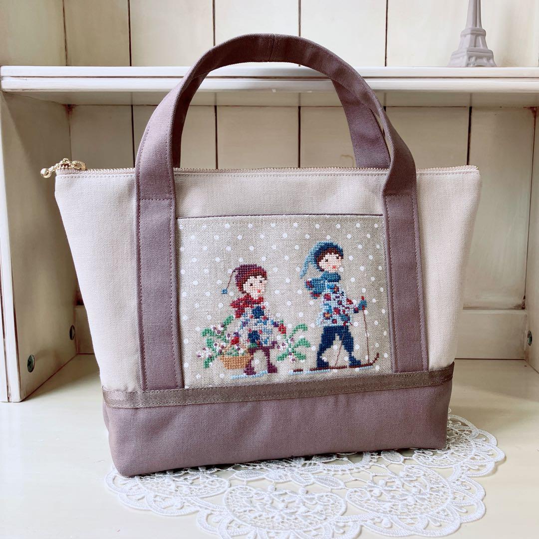 新作✦クロスステッチ❤︎ファスナーバッグ　ハンドメイド サモイロフ