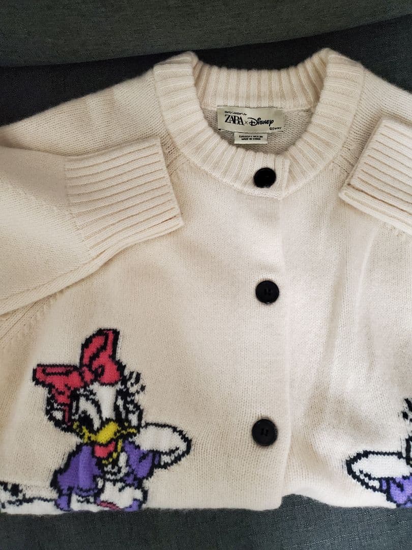 ZARA ディズニーコラボ Daisy Duck ニットカーディガン
