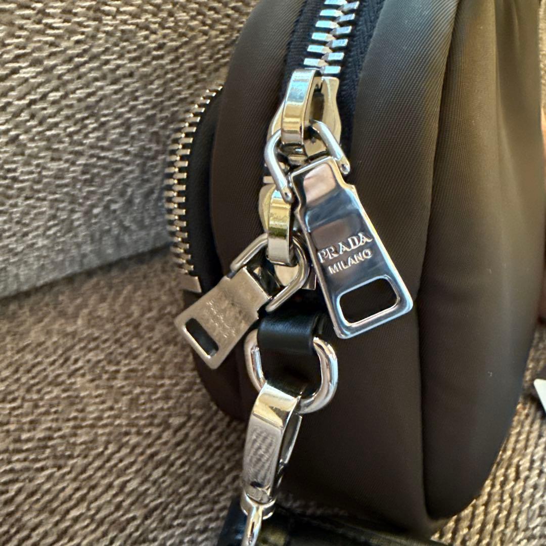 PRADA⭐️ナイロンカーゴ　クラッチ　バッグ　カーキ
