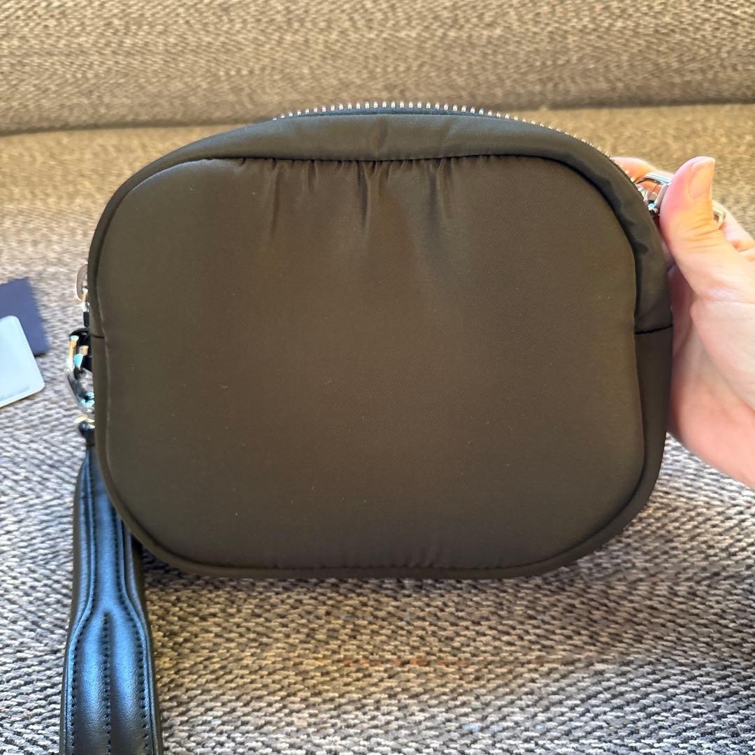 PRADA⭐️ナイロンカーゴ　クラッチ　バッグ　カーキ