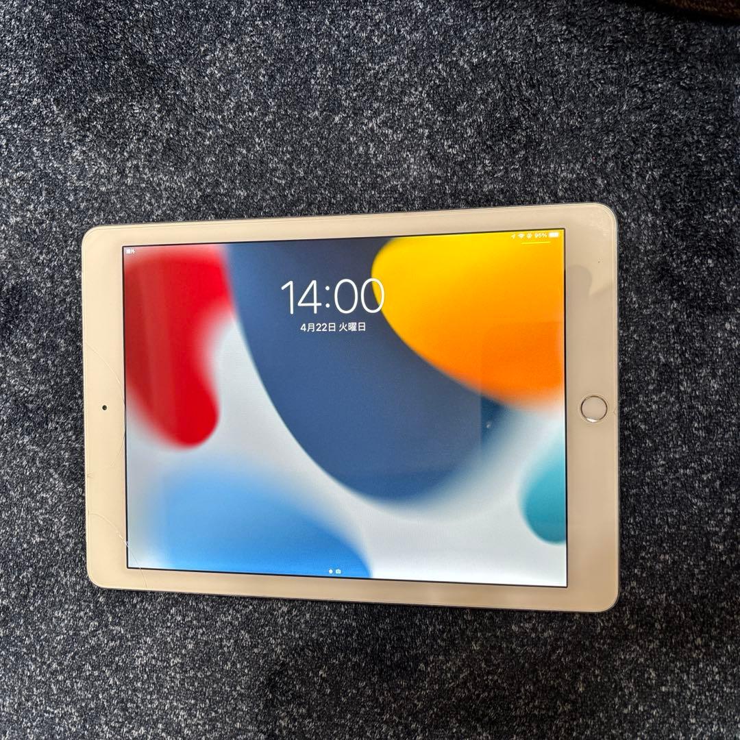 値下げ中　Apple 第2世代iPad 10.2インチ シルバー