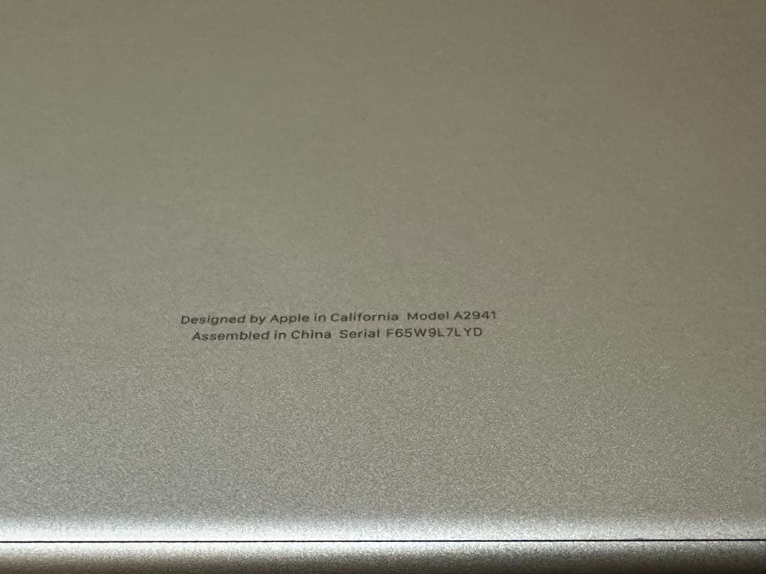 MacBook Air M2 8GB 15インチ