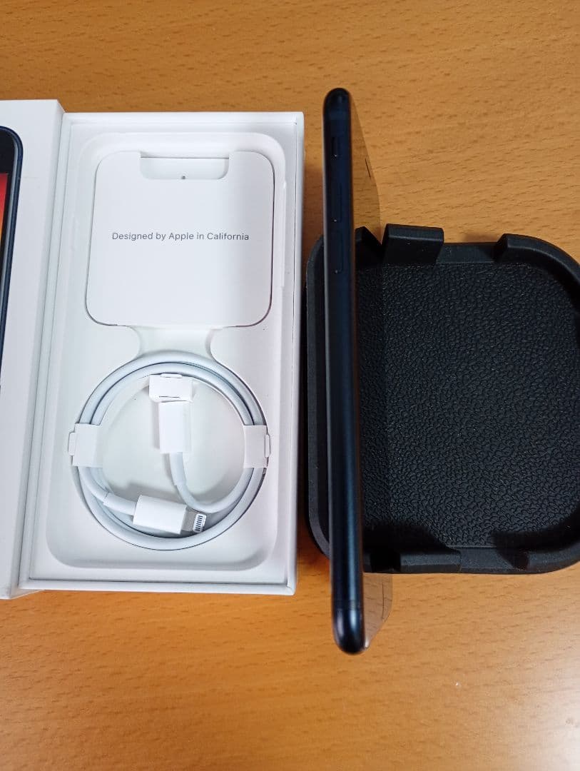 iphone SE（第３世代）ミッドナイト SIMフリー