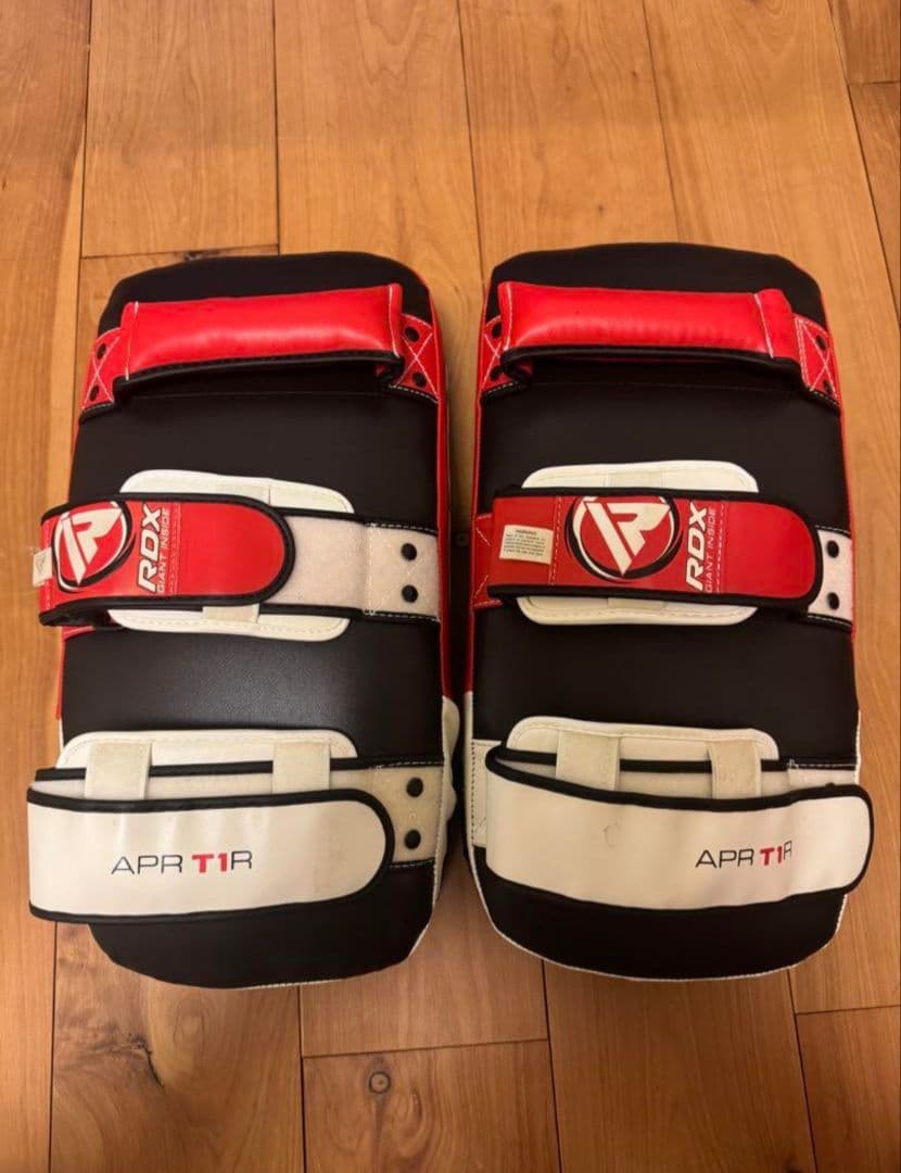 RDX キックミット 黒/赤(⁠^⁠^⁠)