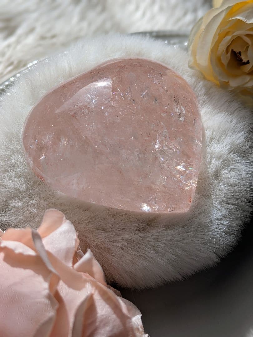 ♡ピンクアゼツライト（通称） 濃ピンク　クリアクォーツ♡　ぷっくりハート