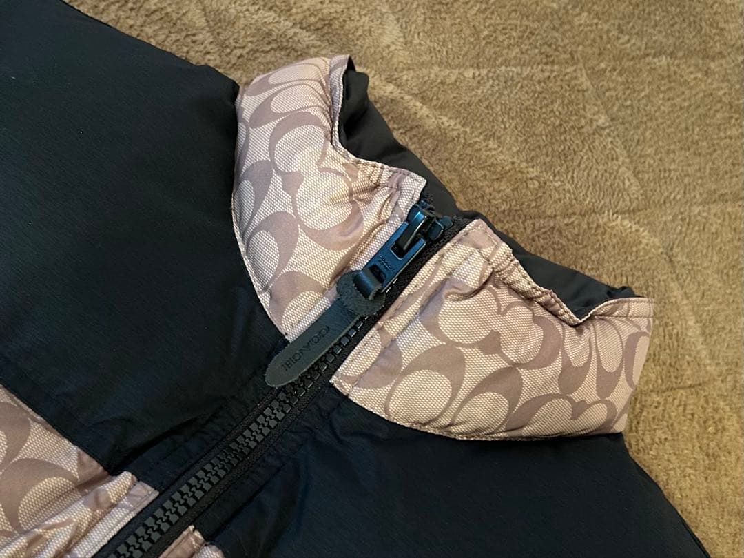 COACH メンズ XL シグネチャー柄 ダウンベスト