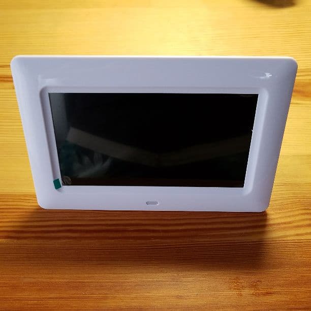 Digital Photoframe DS-DA720WH(未使用)