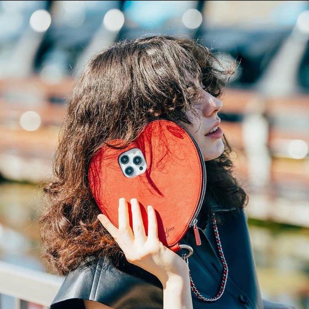 「ajew」dress HEART チェーン ストラップ iPhone15