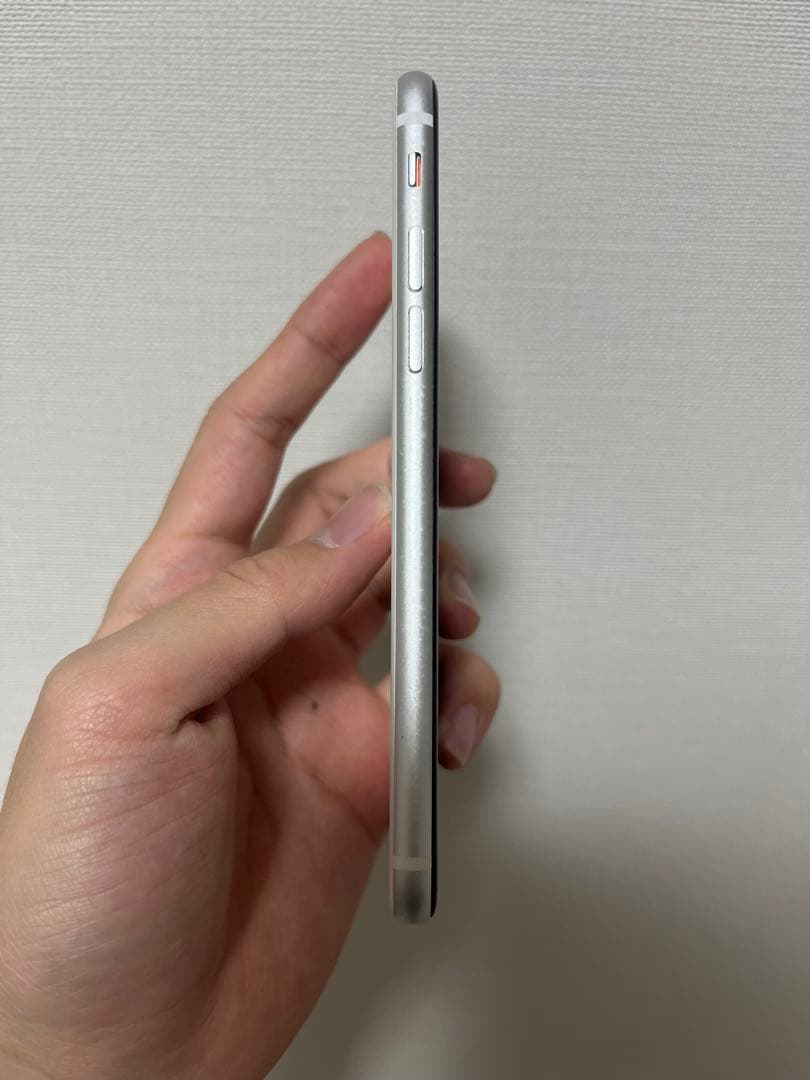 iPhoneSE 64GB 本体のみ　初期化済み