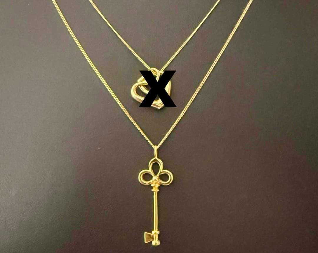 【値下げ】18金花モチーフの金色鍵チャームペンダントタップセール❣️