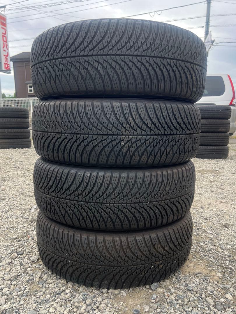 ヨコハマ　ブルーアース　4S aw21 215/60r17 24年製　バリ山