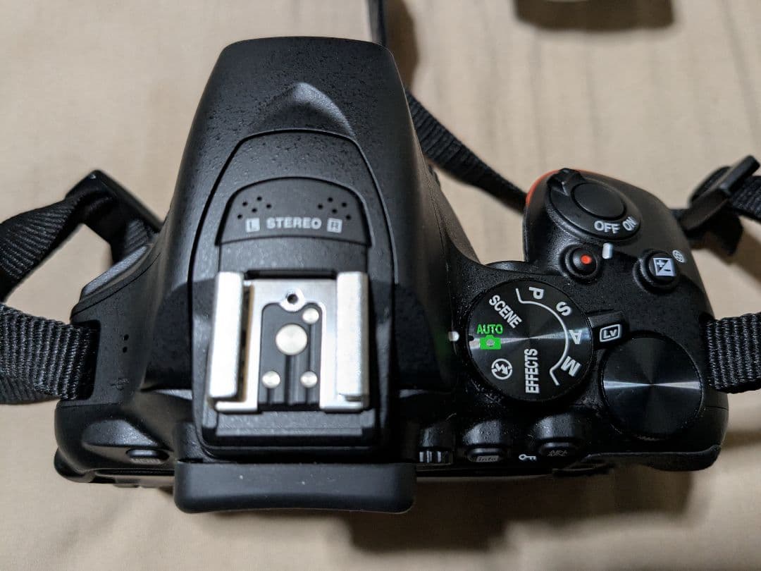 Nikon D5600ダブルズームキット　美品　値段交渉歓迎！