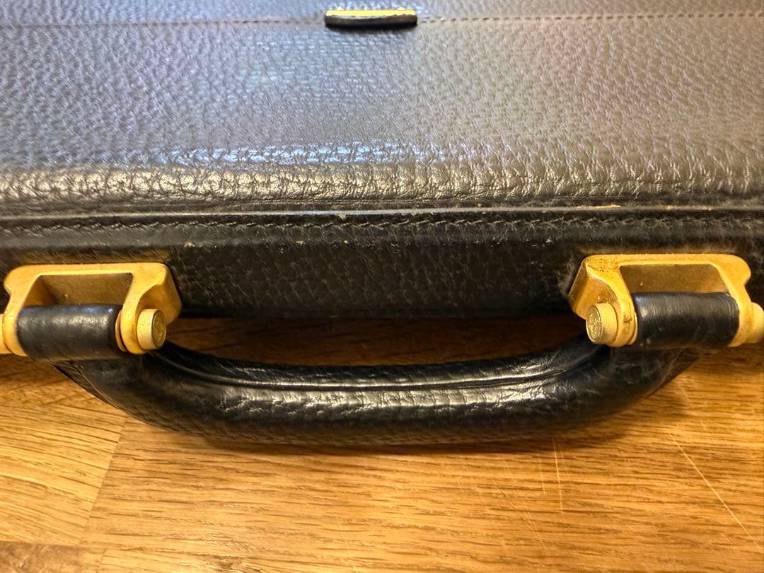 美品未使用〈LOEWEロエベビジネスバッグ ブラックレザー〉