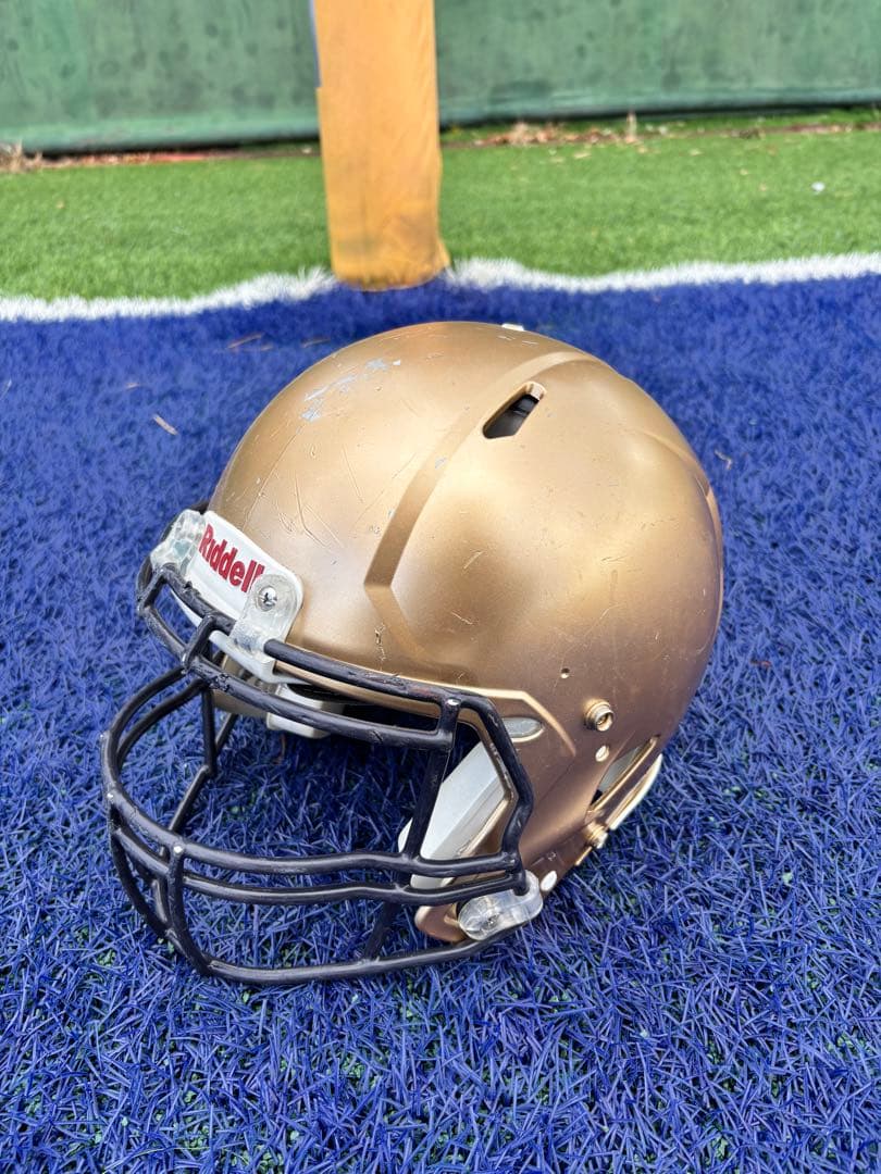 K*e様 アメリカンフットボール　ヘルメット　M