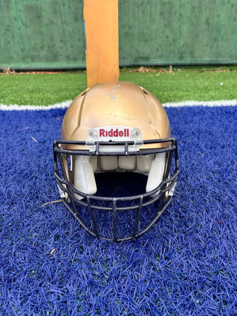 K*e様 アメリカンフットボール　ヘルメット　M