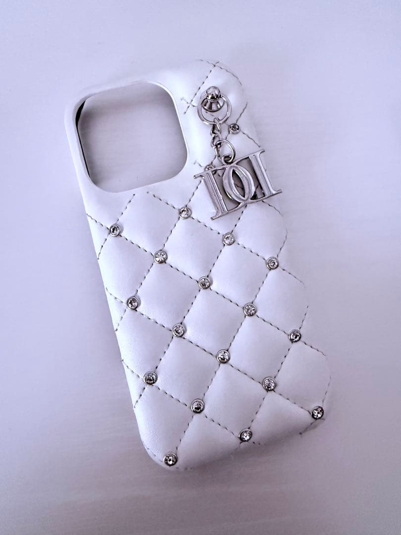 ダーリッチ スマホケース 16pro ホワイト