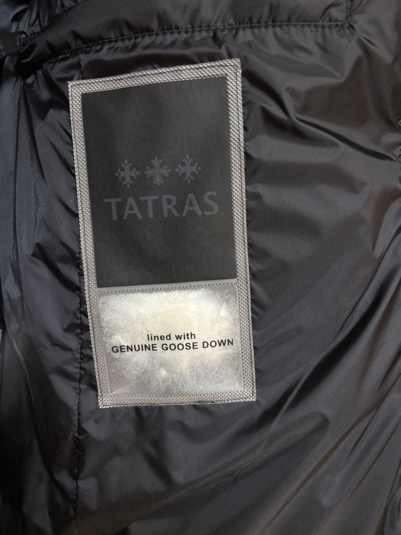 TATRAS ブラック ダウンベスト フード付き