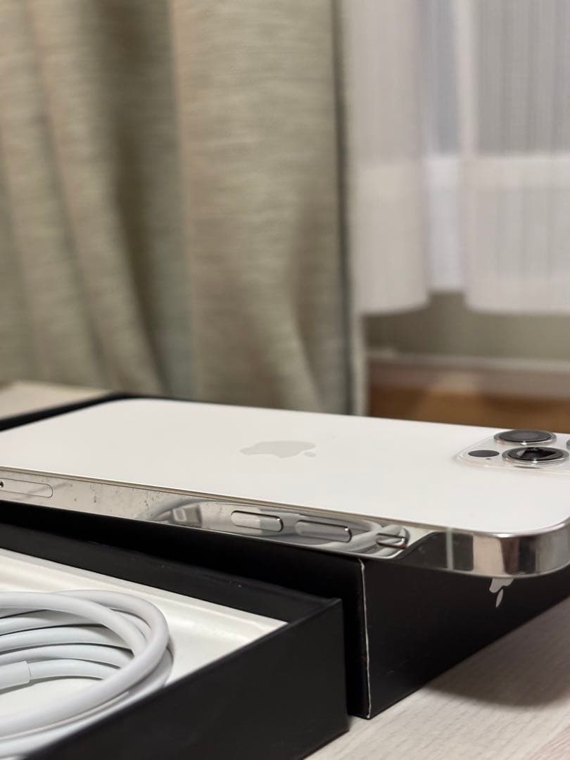 Apple iPhone 12 Pro シルバー 本体