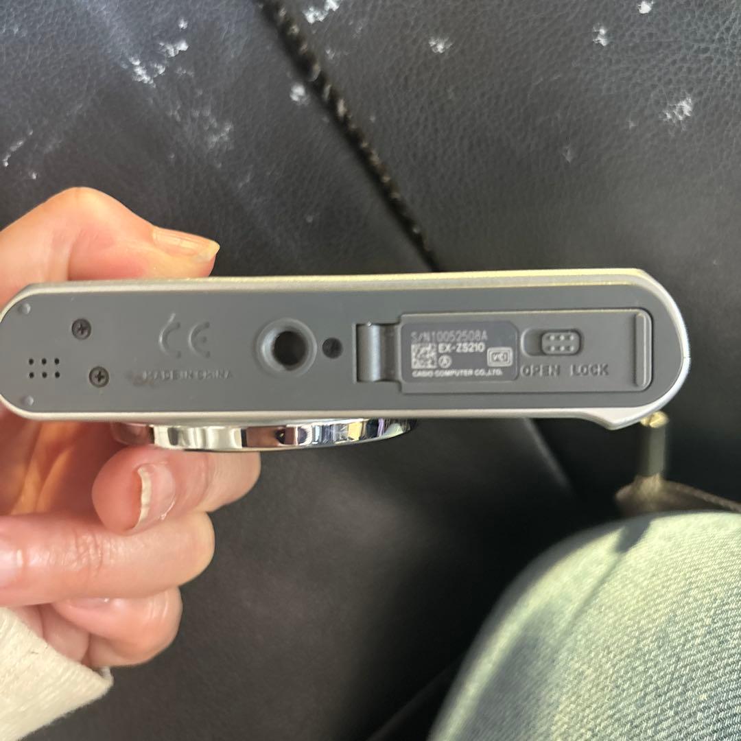 CASIO EXILIM シルバー デジタルカメラジャンク品