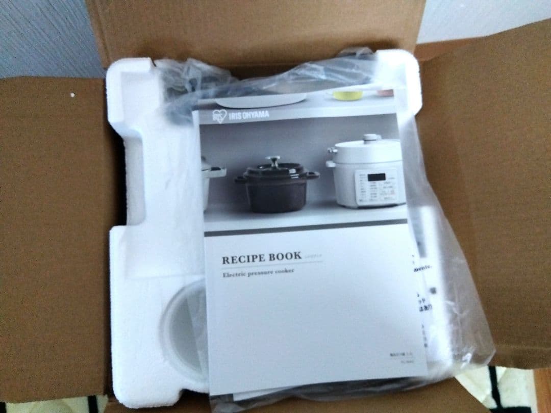 IRIS OHYAMA 電気圧力鍋 PC-MA2 　2.2L ホワイト