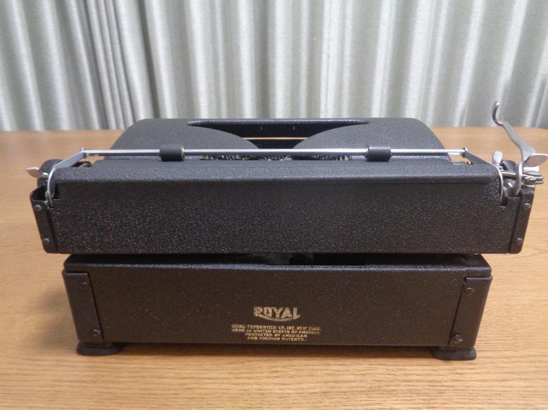 実働品　 ARROW ロイヤルタイプライター 1946年製