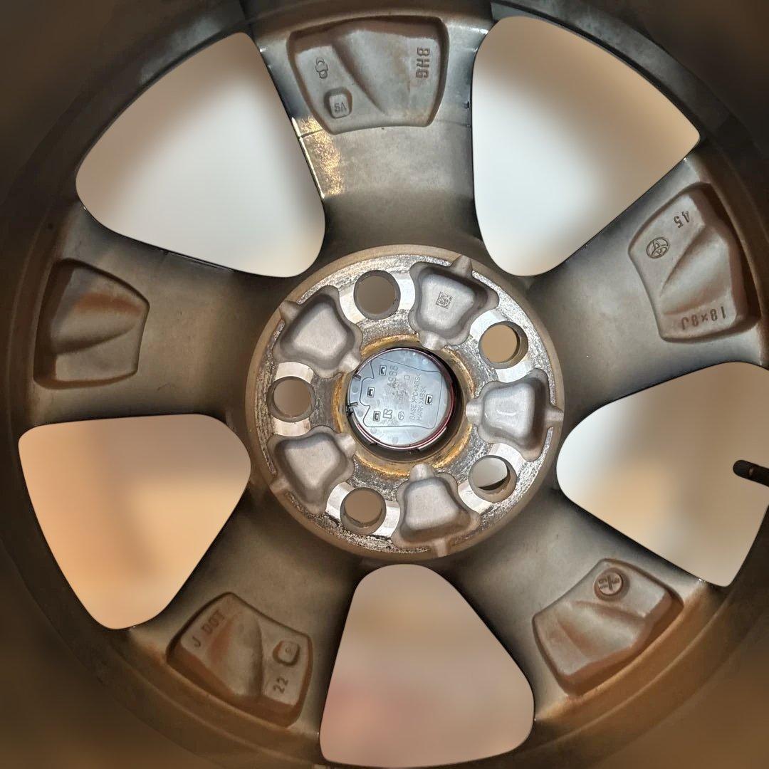 1本トヨタ220系クラウン18インチ純正ホイール タイヤ付き