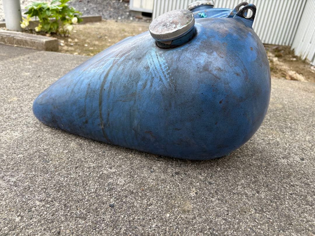 ハーレー　ショベル　5ガロン　バイクタンク 青 傷あり タンクキャップ付き