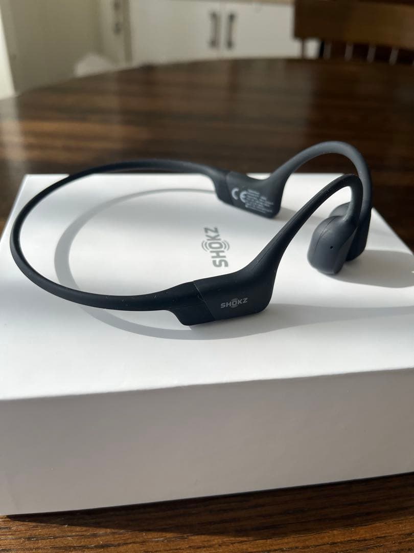 SHOKZ OPENRUN 骨伝導イヤホン ブラック