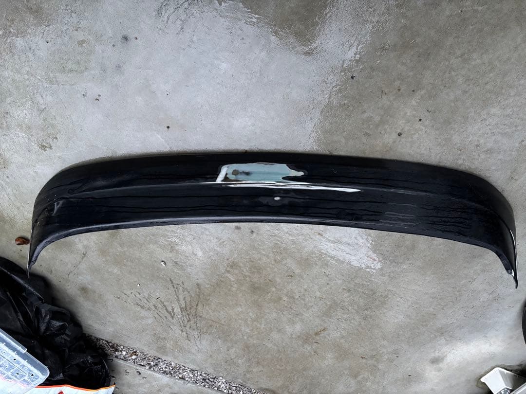 E24キャラバンワイパーガード