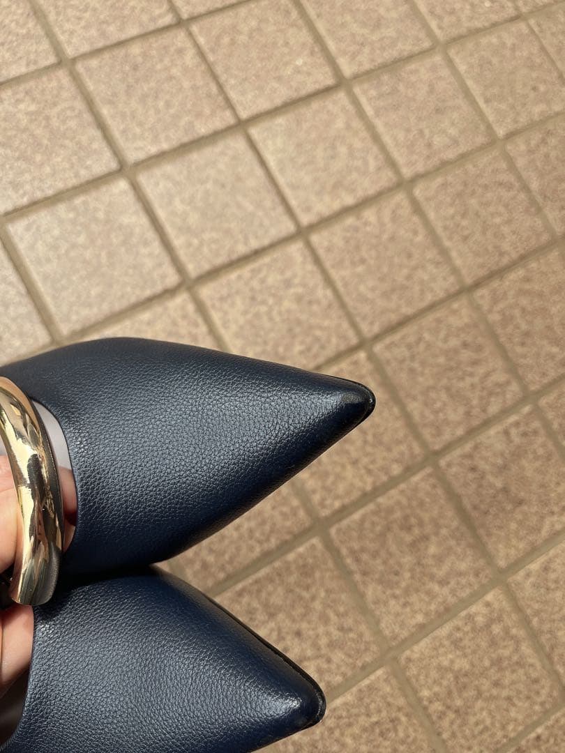 aimeine ゴールドモチーフポインテッドトゥ ミュール